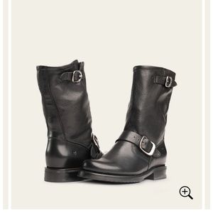 FRYE Veronica Short Leather Book